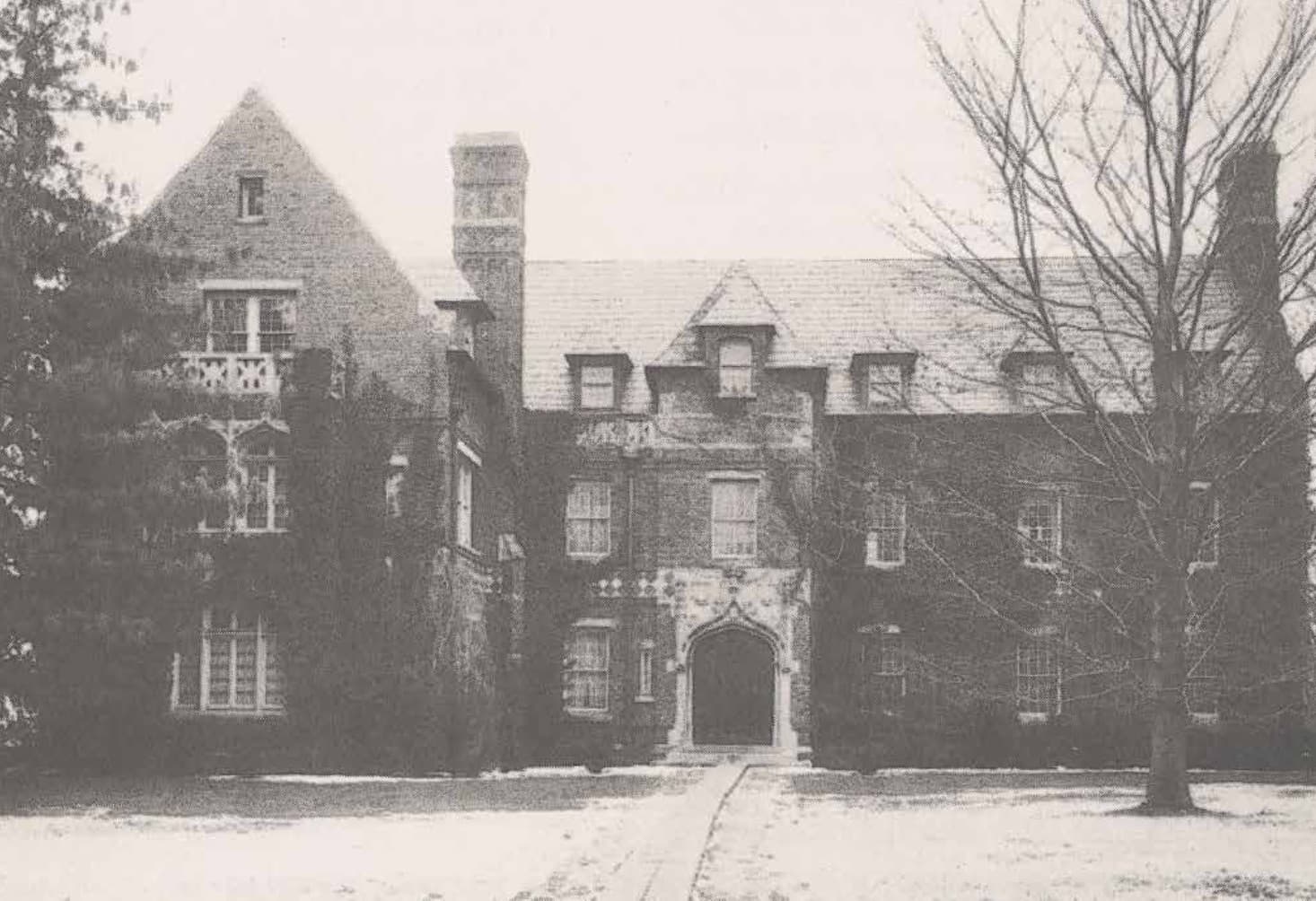 The 1908 Gildersleeve clubhouse